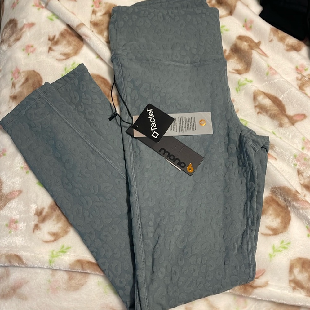 Mono B leggings